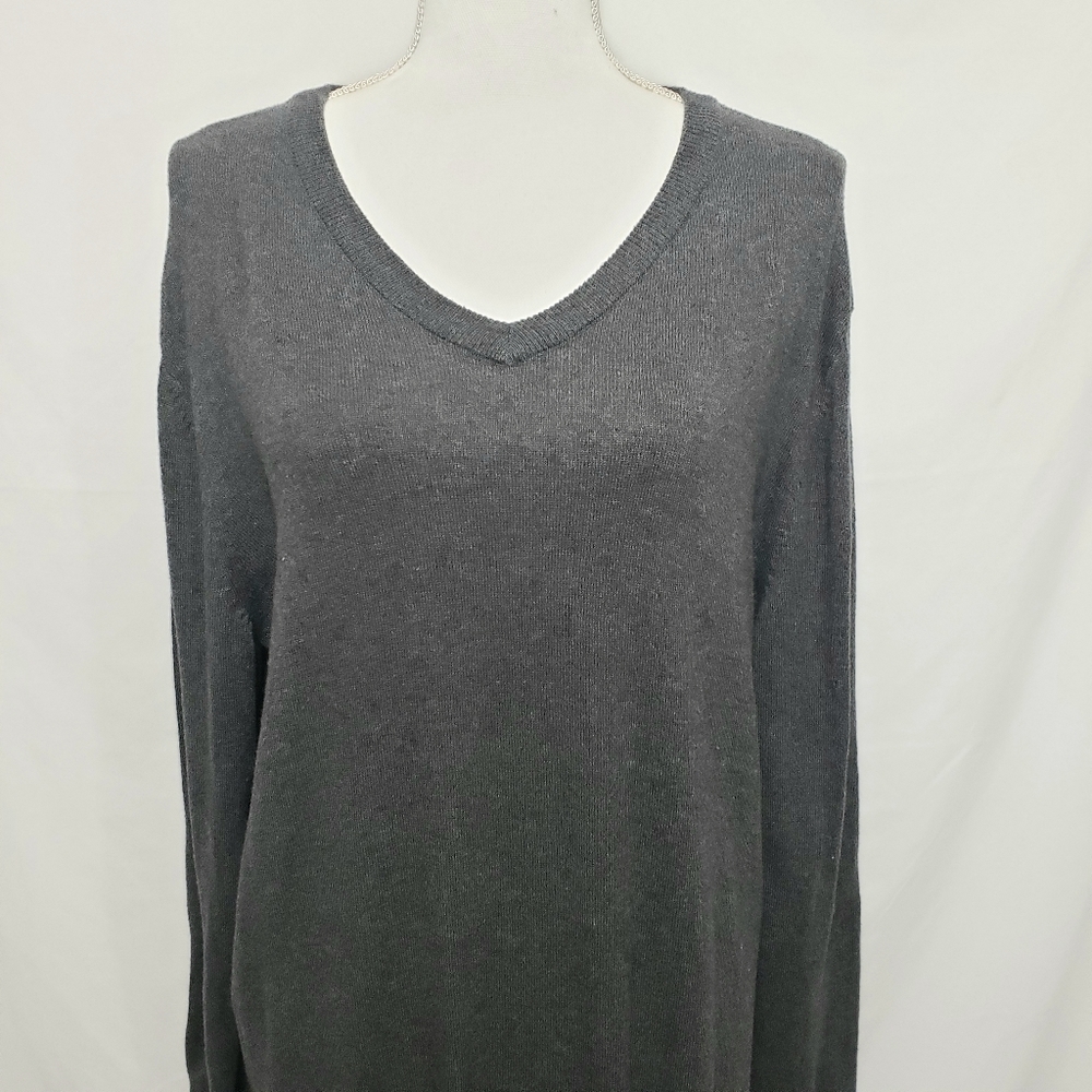 Old Navy Men's V-Neck, Long Sleeve Sweater Sz L - Picture 3 of 6